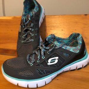 Skechers Memory Foam Sneakers Tennis Shoes 7.5